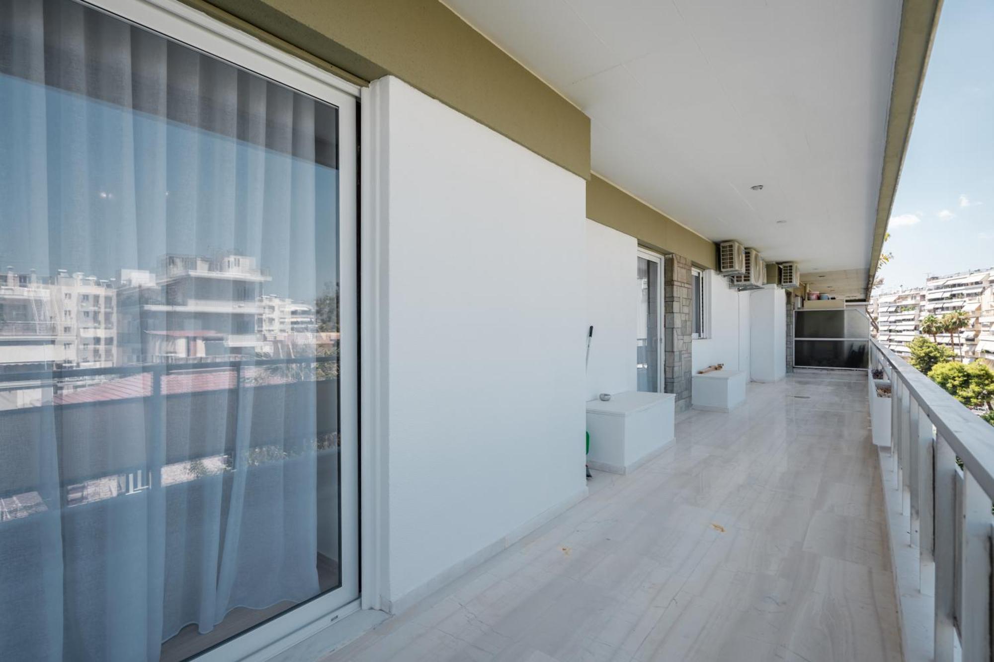 Luxury 4 Bedrooms Apartment Near Flisvos Marina Pireo Esterno foto