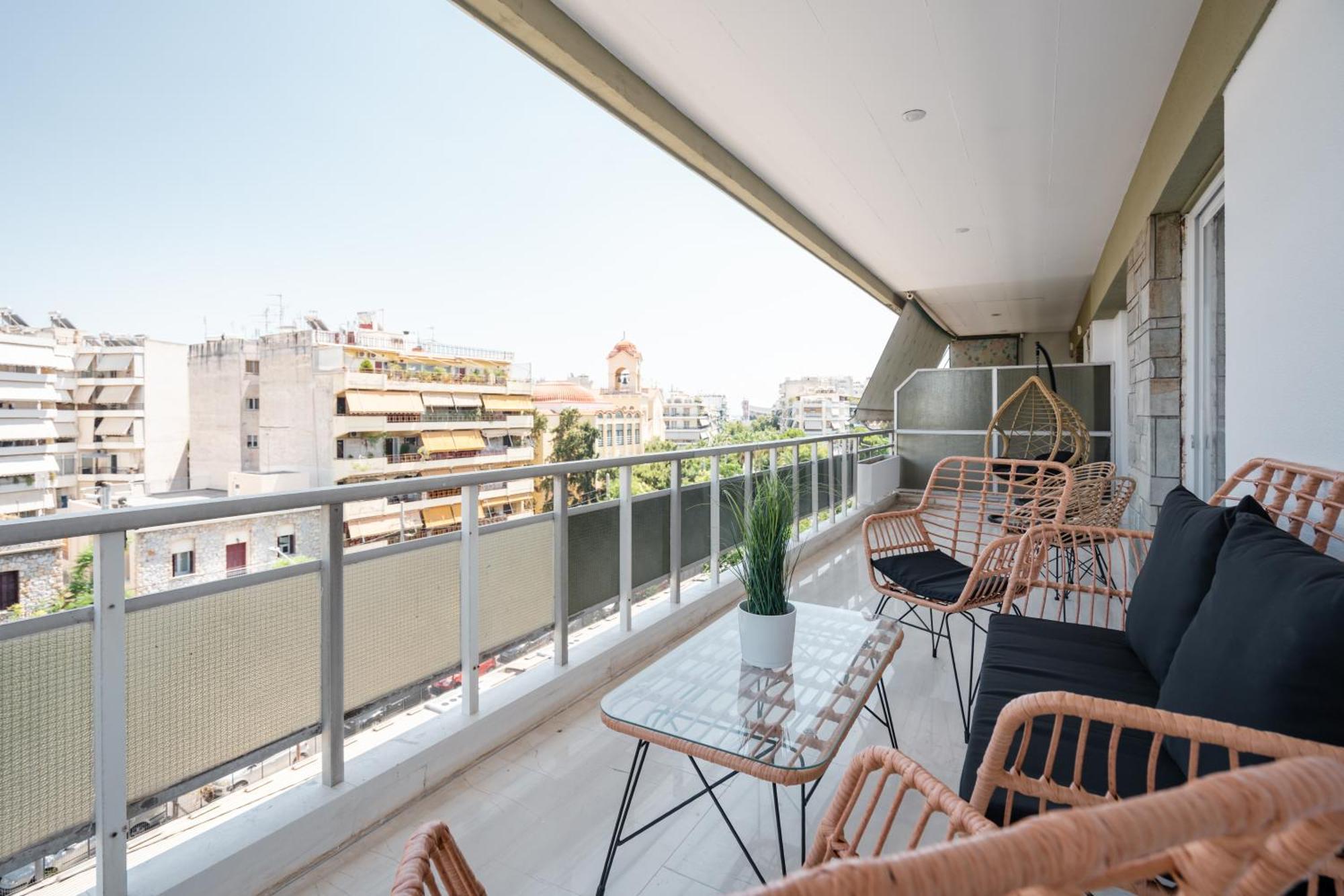 Luxury 4 Bedrooms Apartment Near Flisvos Marina Pireo Esterno foto